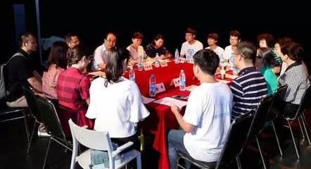 以藝術之名，致敬青春與奉獻 《十年》主創與支教志愿者共話成長